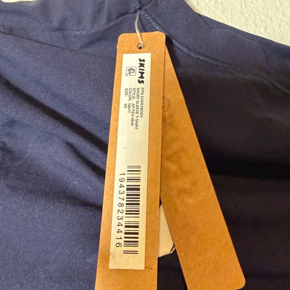 XS Skims fits everybody navy t shirt, NWT - Picture 4 of 6